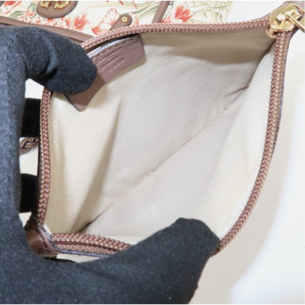 💎✨BEAUTIFUL✨💎Auth Ferragamo Gancini Leather Nylon Tote Bag Ivory Multico… - Picture 10 of 15